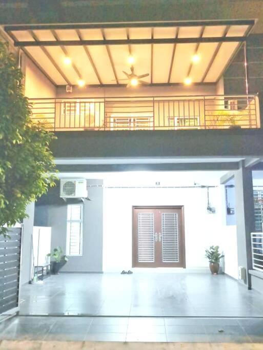 Arang Homestay14Pax 4Room Port Dickson Exterior photo